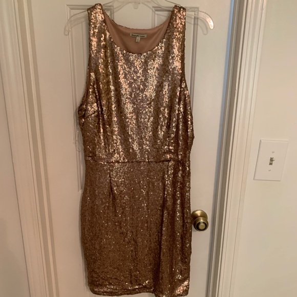 Dress - Picture 1 of 3